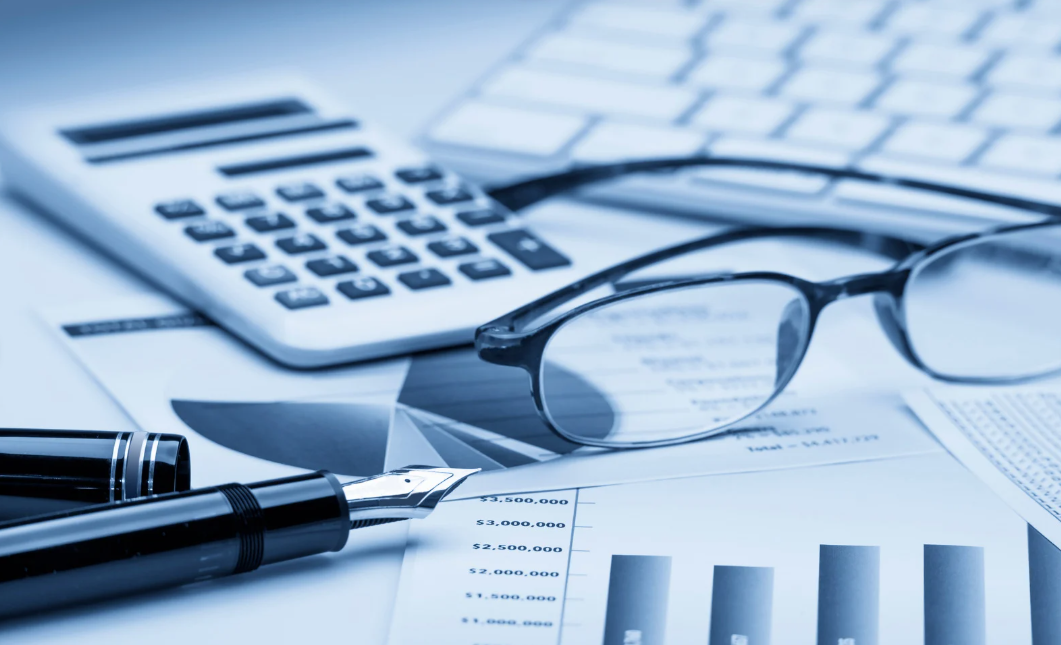Aplicación Práctica de Normas IFRS para PYMEs: Estados Financieros, Inversiones y Activos